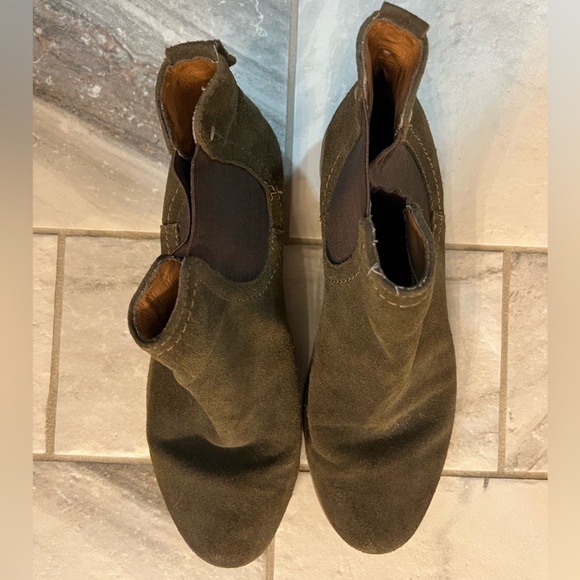 Sofft olive suede booties - Picture 2 of 3